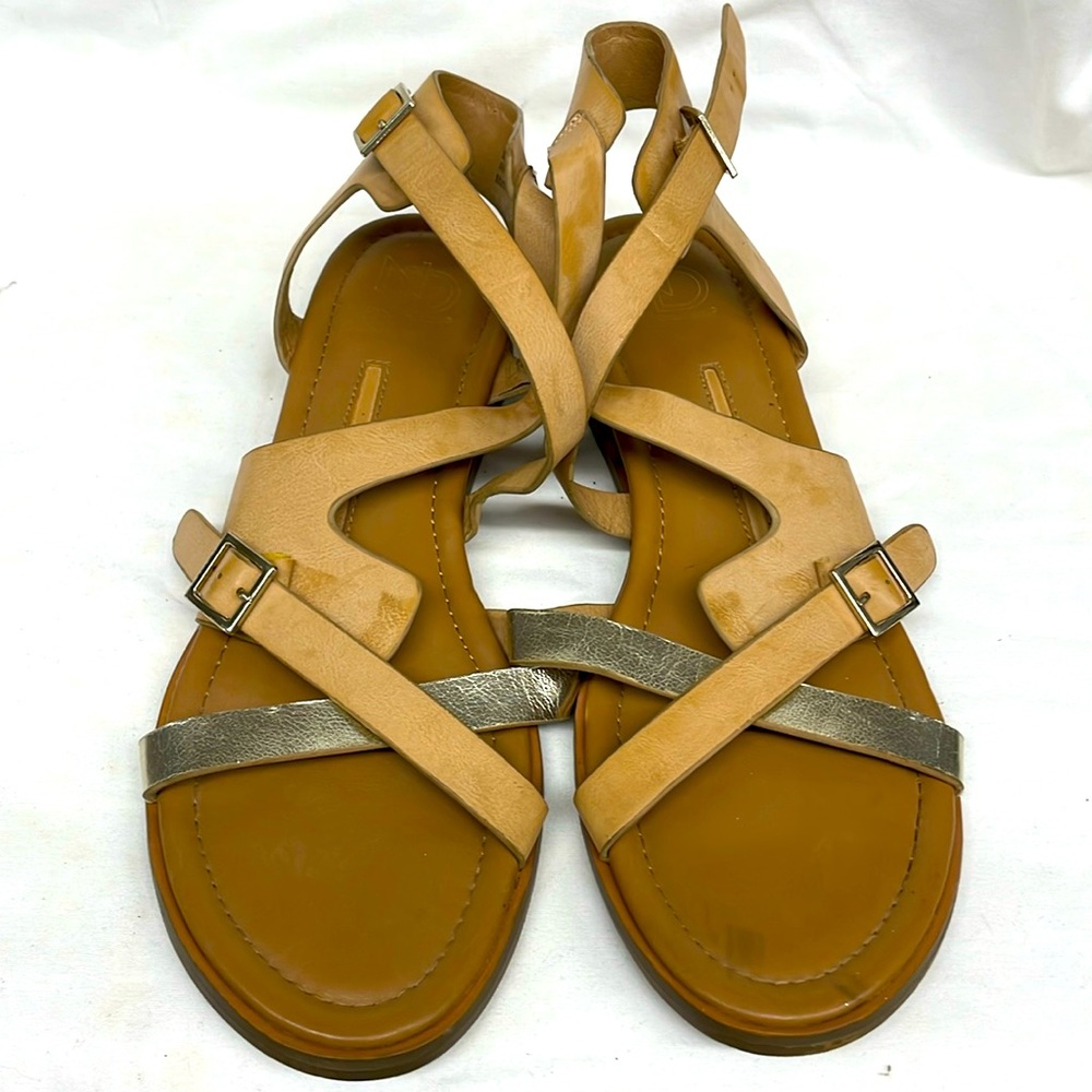 New direction Roman style faux leather sandals ladies sz 10